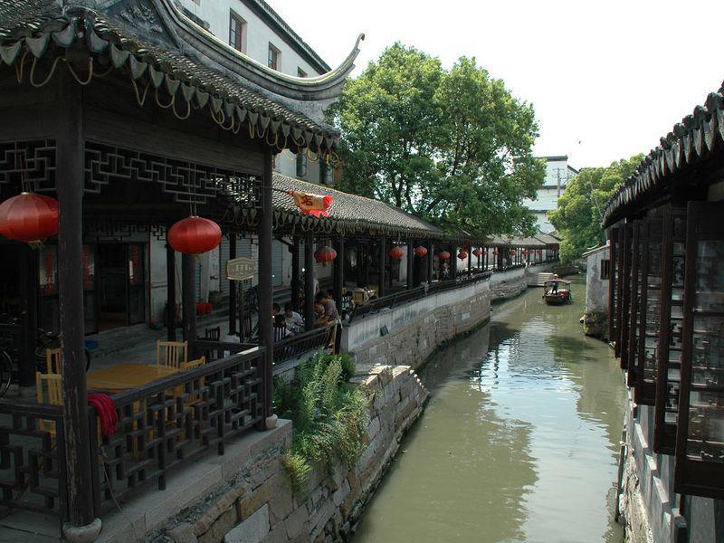 继往开来一甲子，中法友谊续新篇